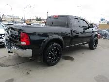 2017 Ram 1500 5.7L V8 4WD Quad Cab 140.5' SLT - Photo 6