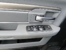 2017 Ram 1500 5.7L V8 4WD Quad Cab 140.5' SLT - Photo 14