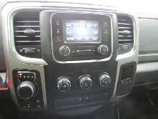 2017 Ram 1500 5.7L V8 4WD Quad Cab 140.5' SLT - Photo 18