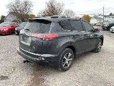 2018 Toyota RAV4 LE - Photo 7