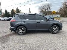 2018 Toyota RAV4 LE - Photo 8