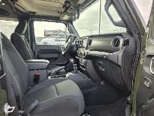 2023 Jeep Wrangler Willys - Photo 18
