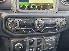 2023 Jeep Wrangler Willys - Photo 29