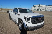 2023 GMC Sierra 1500 - Photo 2