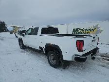 2022 GMC Sierra 3500HD - Photo 2