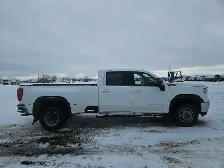 2022 GMC Sierra 3500HD - Photo 25