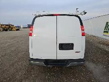 2018 GMC Savana - Photo 6