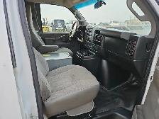 2018 GMC Savana - Photo 18