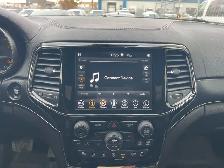 2019 Jeep Grand Cherokee Overland AWD | Power Tailgate | Command - Photo 25