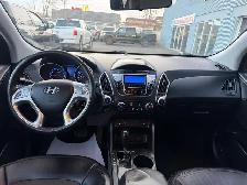 2012 Hyundai Tucson AWD 4dr I4 Auto GLS - Photo 11