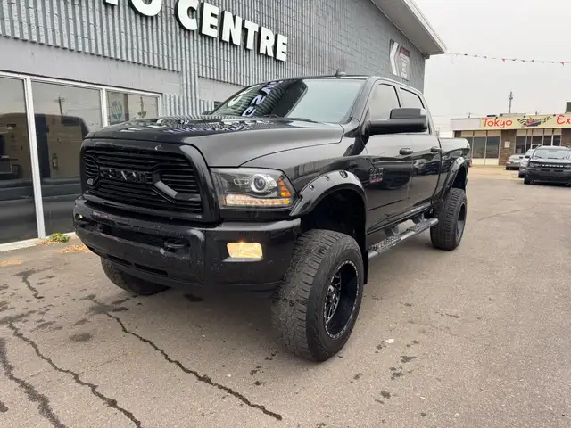 2018 Ram 3500 Laramie 4x4 Crew Cab 6'4' Box