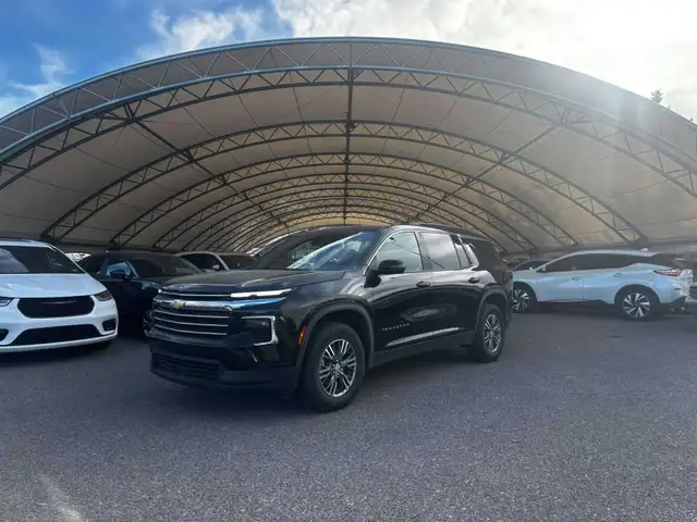 2025 Chevrolet Traverse LT W/ Heated Seats / Heated Wheel