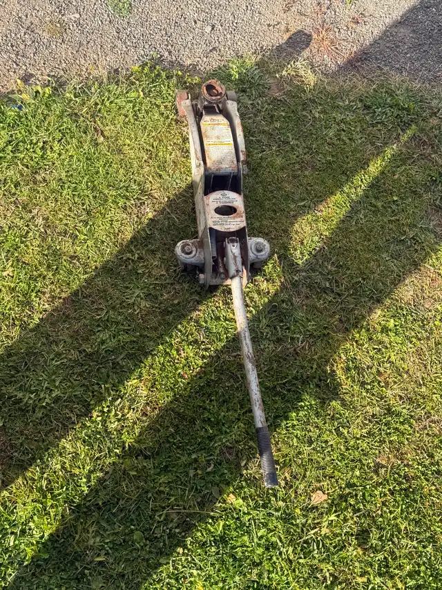 Car jack for sale