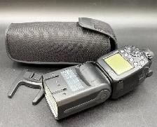 Canon Speedlite 600EX-RT Camera Flash with Case & Stand/Mount