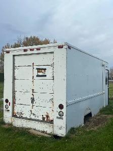 Enclosed Trailer (17 1/2 x 7 1/2)