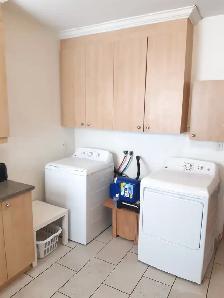 Grande chambre avec balcon à Côte-des-Neiges | Tout inclus | 500 - Photo 4
