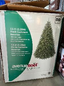 Christmas Tree - 7.5 foot artificial tree - Photo 3