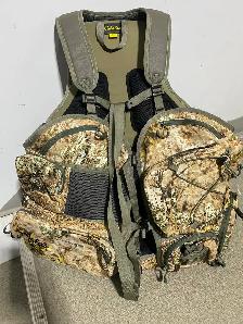 Cabela’s speed seat hunting vest new with tags