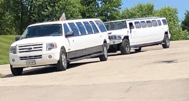 TORONTO LIMO RENTAL-LIMOUSINE SERVICE WEDDING CLUB AIRPORT