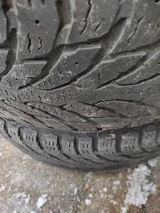 -4 pneus hiver Nokian Hakkapeliitta 235-60R18 bon état - Photo 4