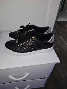 chaussures Guess femme Gr. 8 a vendre