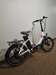White E-Bike - Photo 2