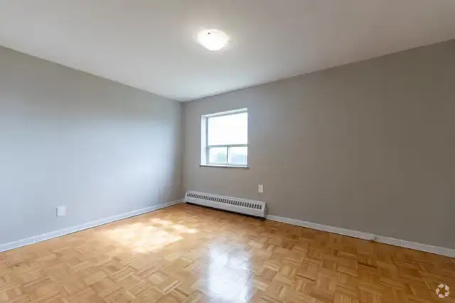 Nov 1 Room available for Single or Couple
