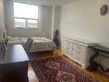 Bright Furnished Room - Photo 2