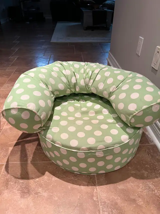 POTTERY BARN CHILDREN CHAIRS