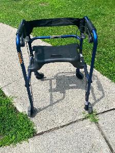 Invacare for wheel walker - Photo 2