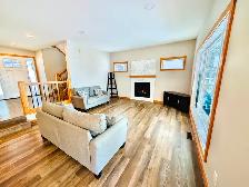 Blairmore AB 3-Bedroom Modern Home for Rent - Photo 2