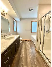 Blairmore AB 3-Bedroom Modern Home for Rent - Photo 8