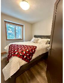 Blairmore AB 3-Bedroom Modern Home for Rent - Photo 9