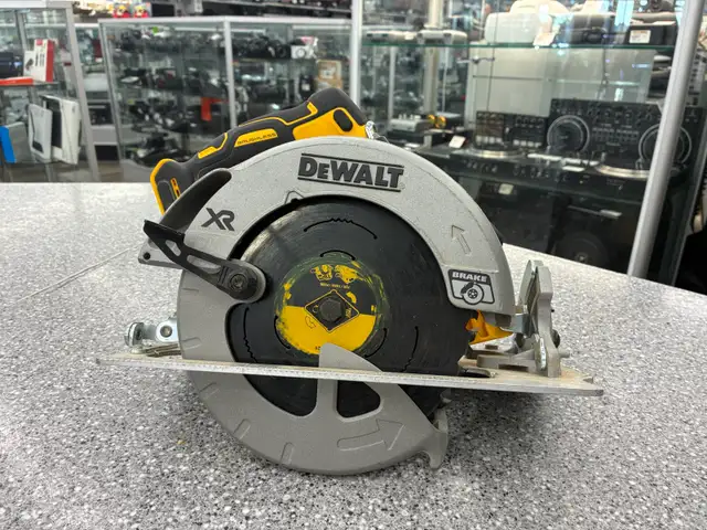 Dewalt DCS570 20V Circular Saw
