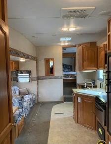 2008 Flagstaff 5th Wheel Camper Trailer - Photo 2