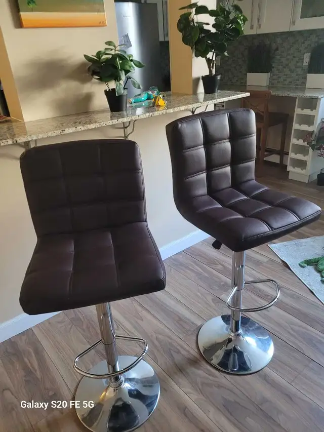 Like new bar stools
