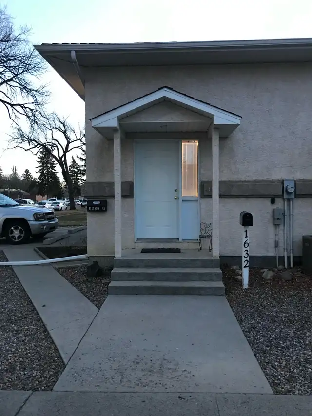 2 Bedroom, Southside - UTILITIES INCLUDED