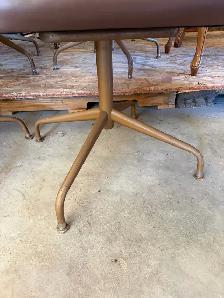 Vintage Chairs - Photo 3