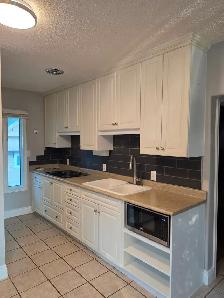 COZY 2-BEDROOM MAIN FLOOR SUITE WITH HEATED GARAGE – $2,100/MONT - Photo 3