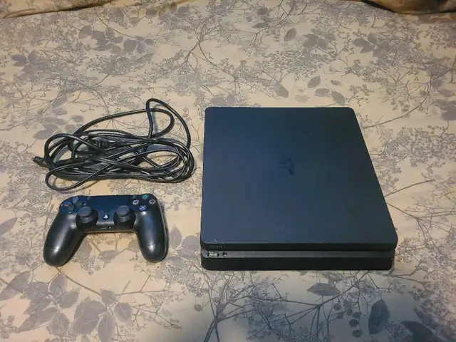 500GB PS4 SLIM!