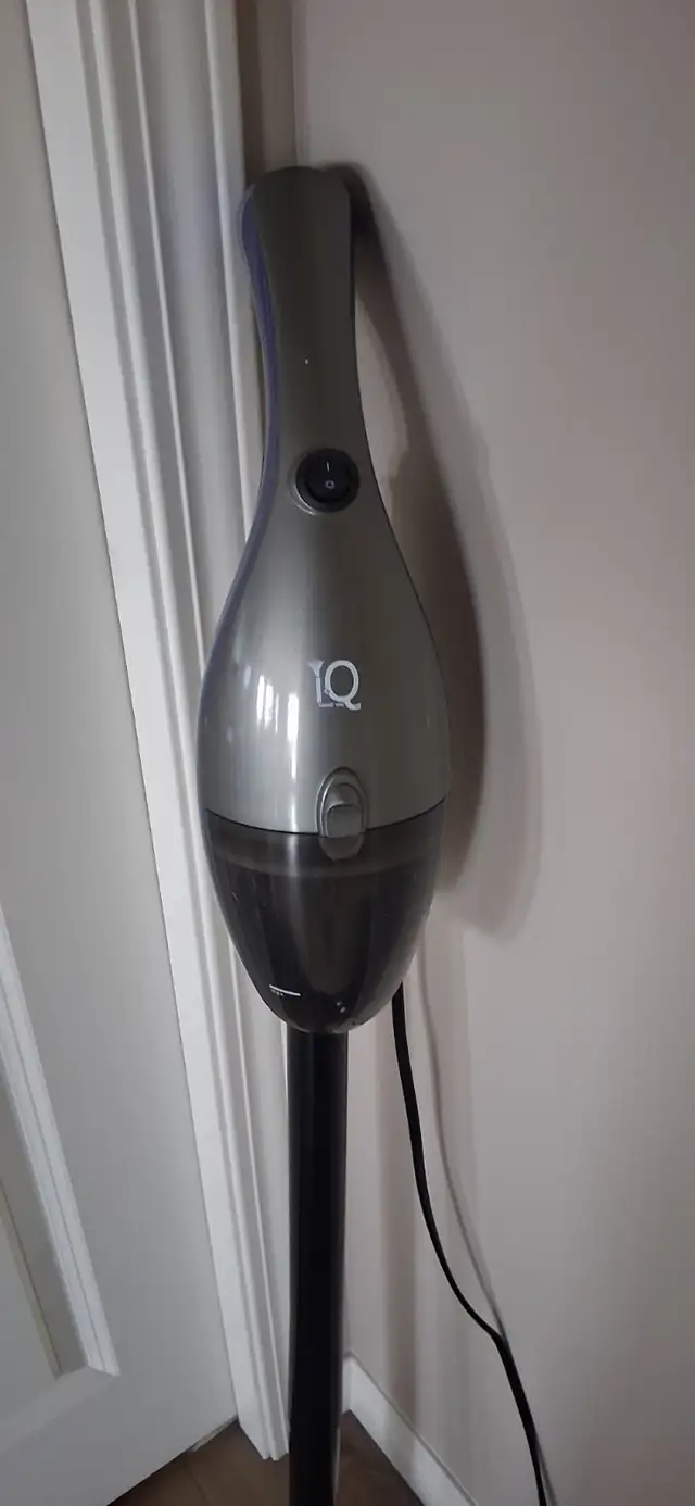 STICK VACUUM