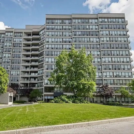 Large 2 bedroom 2 bathroom Condo in Brampton