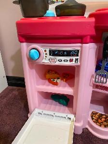 Step 2 Play Kitchen For Sale - Photo 5