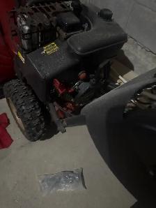 Selling a Craftsman snow blower 27' - Photo 3