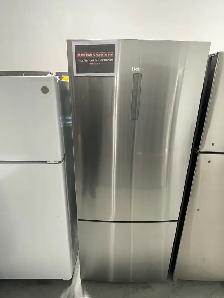 NEW 28" Haier (15 Cu.Ft) Bottom Freezer Counter Depth Fridge - Photo 2