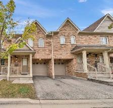 TOWN HOUSE AVAILABLE FOR SALE IN MISSISSAUGA 1900 SQFT 4 BED - Photo 2