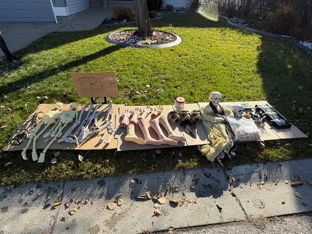 Halloween Decor - FREE