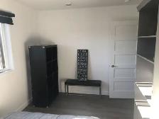 Chambre dans un 5 ½ moderne – TOUT INCLUS  STATIONNEMENT - Photo 2