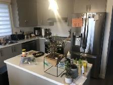 Chambre dans un 5 ½ moderne – TOUT INCLUS  STATIONNEMENT - Photo 8