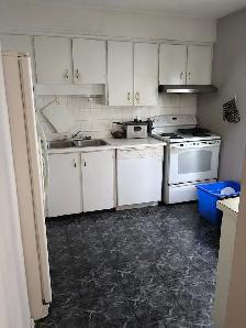 Heron Gate Mall, easy to downtown & school. ASAP - Photo 7